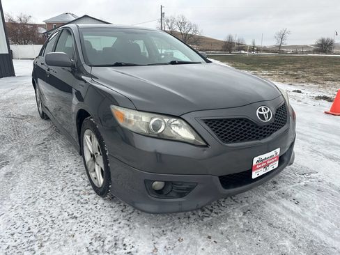 Used 2011 Toyota Camry SE image 7