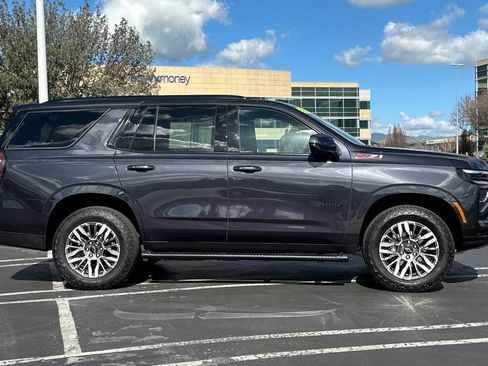 Certified 2025 Chevrolet Tahoe Z71 image 3