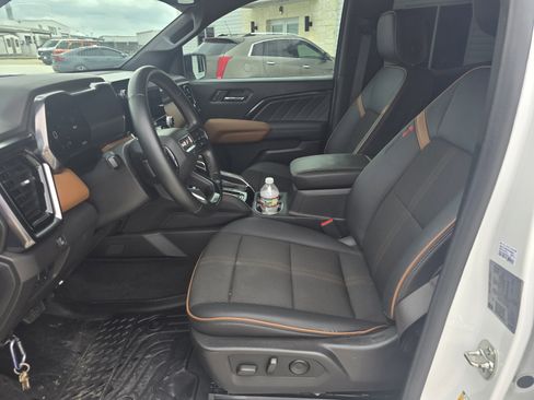 Used 2024 GMC Canyon AT4 AWD/4WD image 10
