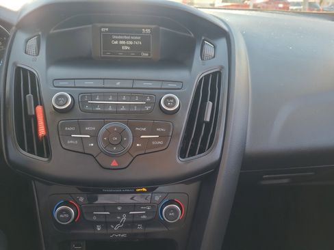 Used 2018 Ford Focus SE image 17