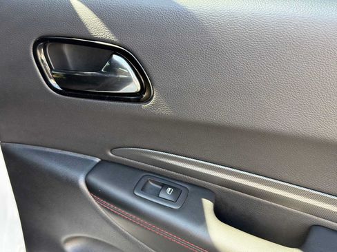 Used 2025 Dodge Durango GT RWD image 28
