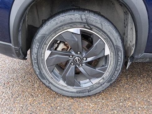 Certified 2024 Nissan Rogue SV image 15