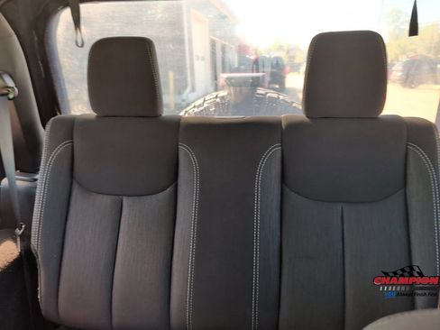 Used 2014 Jeep Wrangler Rubicon w/ Power Convenience Group AWD/4WD image 15