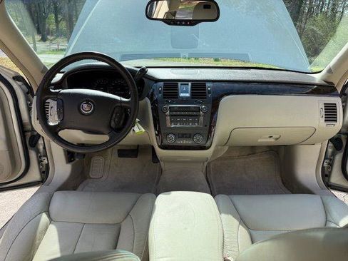 Used 2011 Cadillac DTS image 7