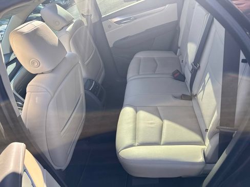 Used 2018 Cadillac XT5 Luxury w/ Driver Awareness Package AWD/4WD image 20