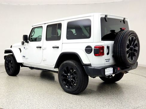 Used 2025 Jeep Wrangler Unlimited Sahara w/ Safety Group image 7