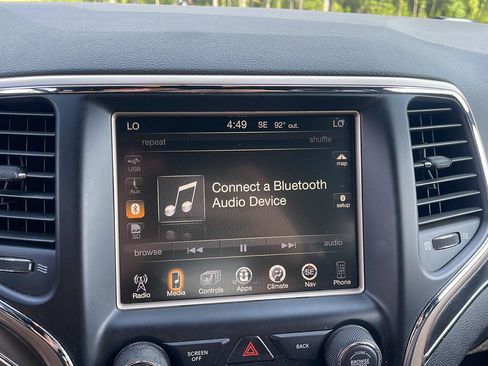 Used 2016 Jeep Grand Cherokee Limited AWD/4WD image 23