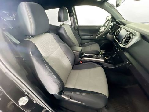 Used 2021 Toyota Tacoma TRD Off-Road w/ Technology Package image 26