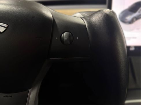 Used 2022 Tesla Model 3 image 34