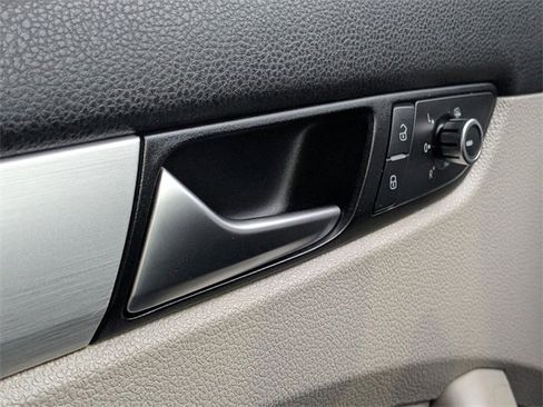 Used 2013 Volkswagen Passat 2.5 SE image 18