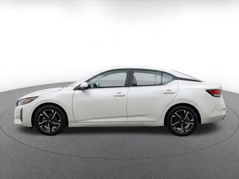Used 2025 Nissan Sentra SV FWD image 4