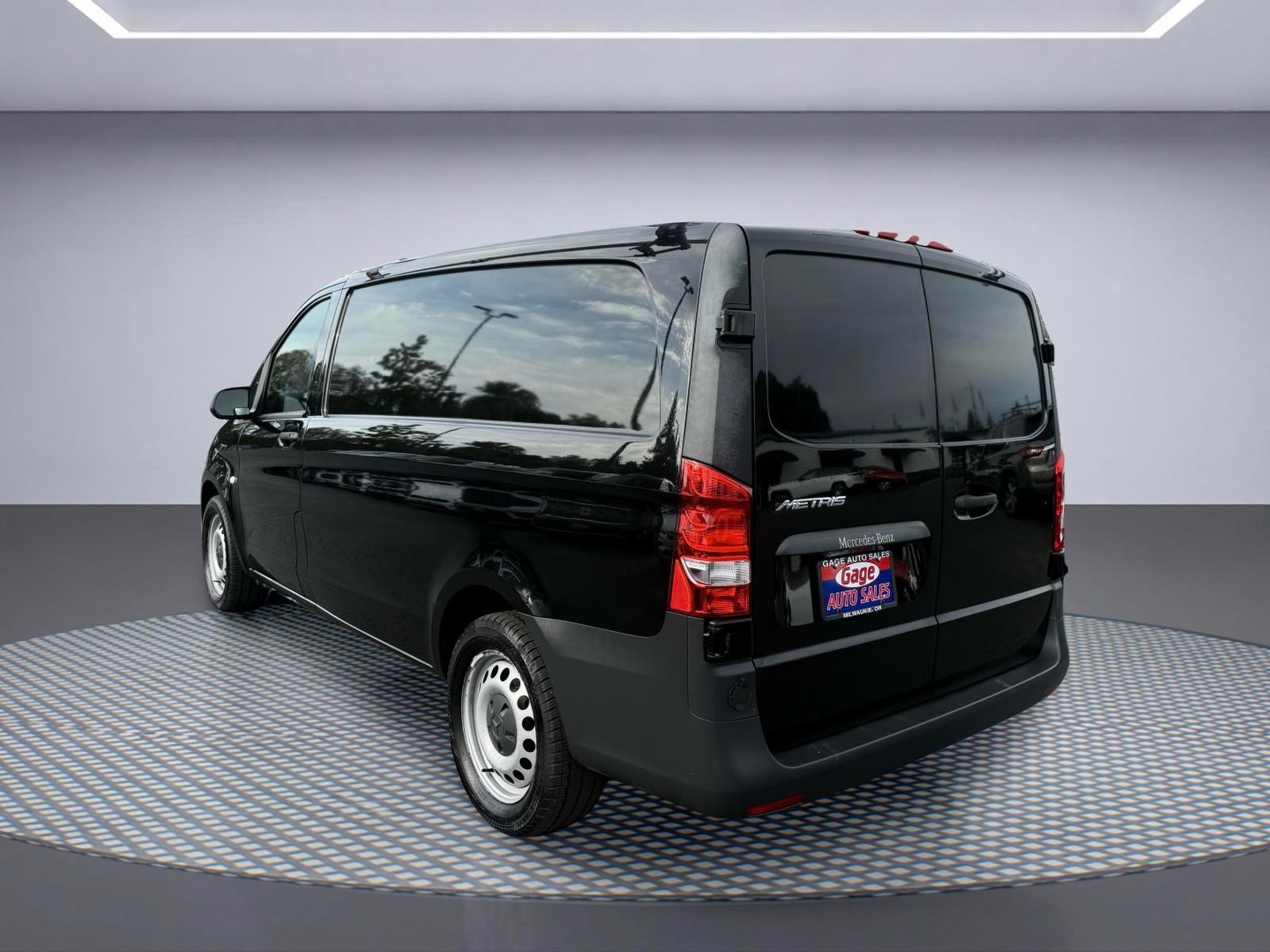 Used 2018 Mercedes-Benz Metris image 4