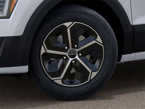 Certified 2025 Kia Niro LX FWD image 9