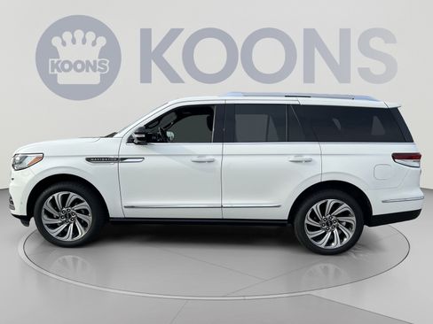 Used 2023 Lincoln Navigator Reserve AWD/4WD image 13