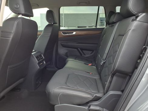 New 2026 Volkswagen Atlas SE image 14