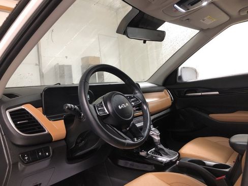 Used 2024 Kia Seltos EX image 20