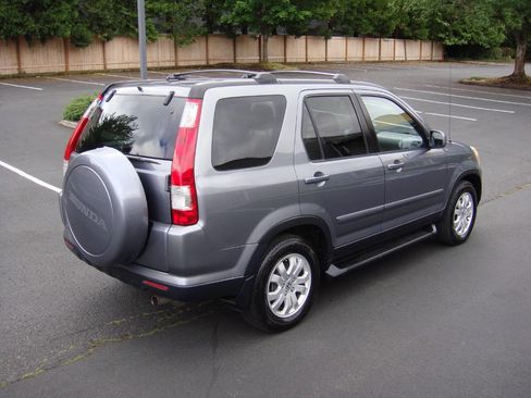 Used 2005 Honda CR-V SE image 6