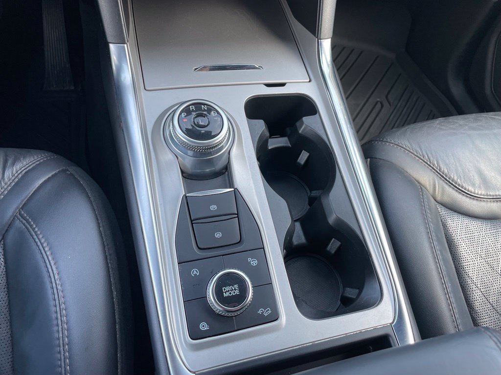 Used 2023 Ford Explorer Platinum w/ Technology Package AWD/4WD image 14