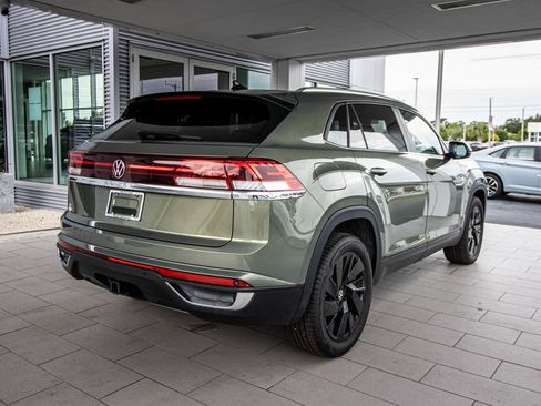 Used 2026 Volkswagen Atlas Cross Sport SE FWD image 2