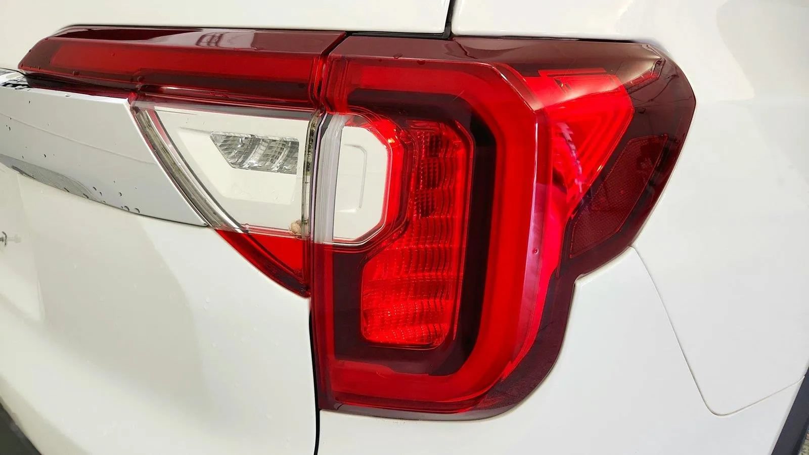 Used 2022 GMC Acadia SLE FWD image 33