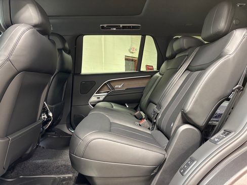 New 2025 Land Rover Range Rover Long Wheelbase SE image 29