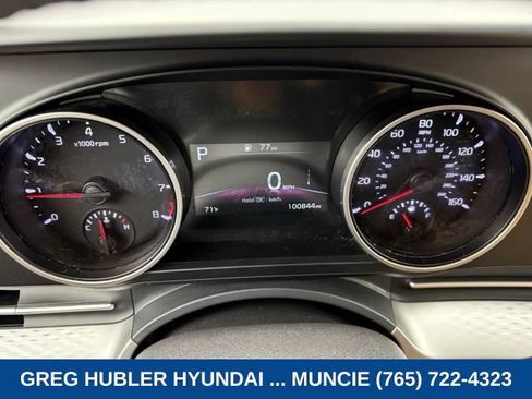 Used 2023 Kia Carnival LX FWD image 7
