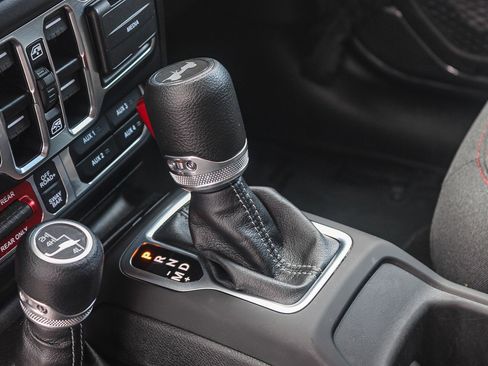 Used 2025 Jeep Wrangler Unlimited Rubicon AWD/4WD image 20