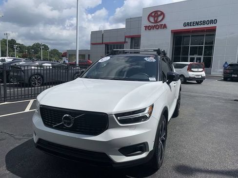 Used 2020 Volvo XC40 T5 R-Design w/ Protection Package Premier AWD/4WD image 1