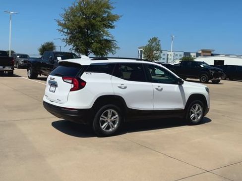 Used 2023 GMC Terrain SLE w/ Driver Convenience Package AWD/4WD image 9