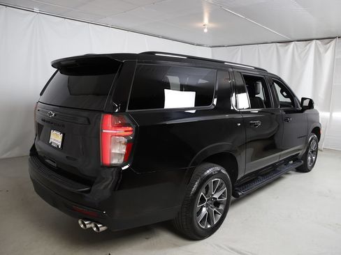 Used 2024 Chevrolet Suburban Z71 w/ Off-Road Capability Package AWD/4WD image 3