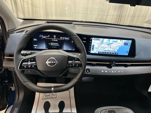 New 2025 Nissan Ariya Platinum image 3