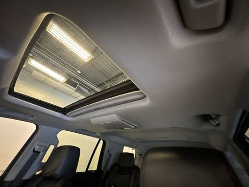 Used 2018 Cadillac Escalade Premium Luxury image 22