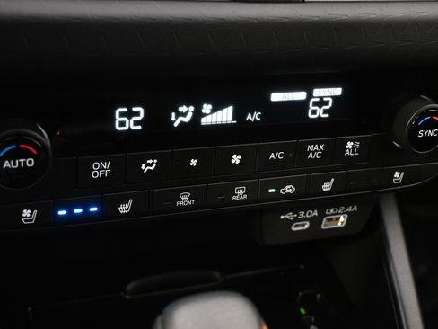 Used 2026 Subaru Outback Wilderness w/ Wilderness Package AWD/4WD image 32