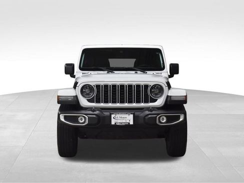 Used 2025 Jeep Wrangler Unlimited Sahara AWD/4WD image 3