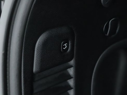 Used 2021 Jeep Grand Cherokee Laredo X image 21