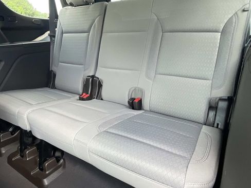 Used 2023 GMC Yukon SLE AWD/4WD image 12