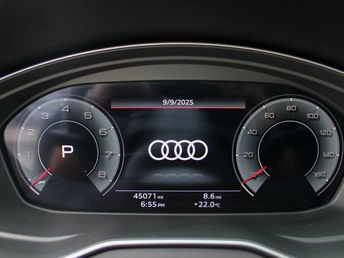 Used 2021 Audi Q5 Premium Plus w/ Premium Plus Package image 25