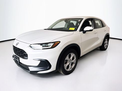 Used 2023 Honda HR-V LX image 3