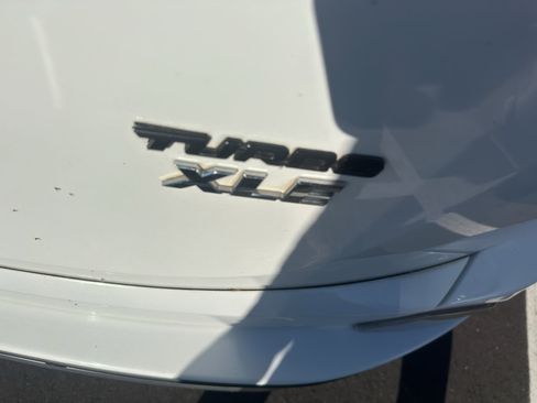 Used 2018 Toyota RAV4 XLE image 5