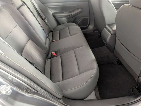 Used 2025 Nissan Altima 2.5 SV FWD image 31