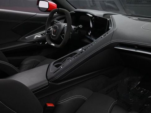 Used 2025 Chevrolet Corvette Z06 RWD image 11