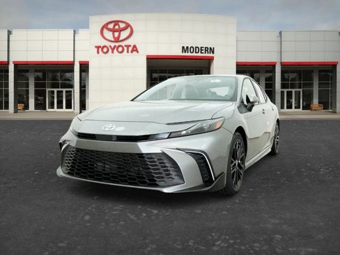 New 2026 Toyota Camry SE FWD image 5