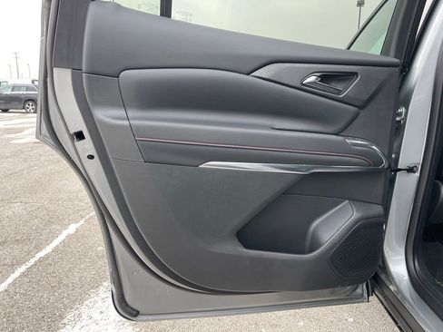 Used 2025 Chevrolet Traverse Z71 w/ Driver Confidence Package image 21