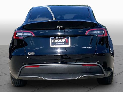 Used 2021 Tesla Model Y Long Range AWD/4WD image 4