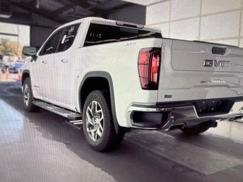 Used 2024 GMC Sierra 1500 SLT AWD/4WD image 10