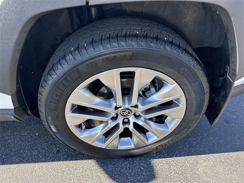 Used 2024 Toyota RAV4 XLE Premium image 7