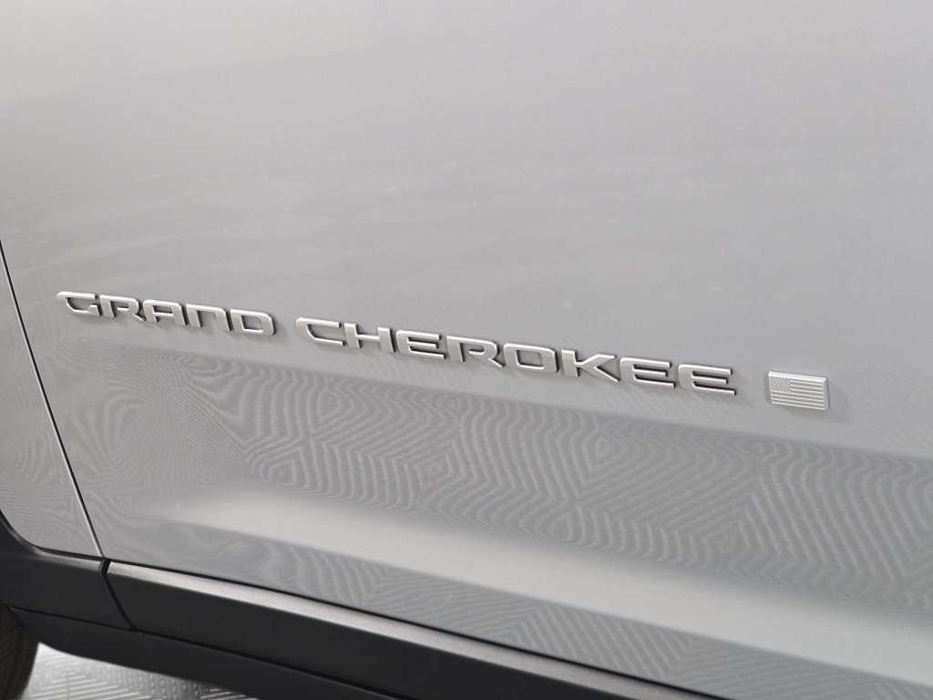New 2026 Jeep Grand Cherokee L 4WD image 16