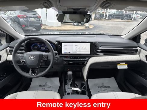 Used 2026 Toyota Camry XLE AWD/4WD image 17