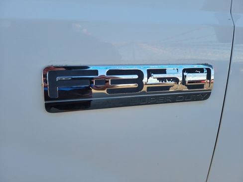 Used 2005 Ford F350 XL AWD/4WD image 9