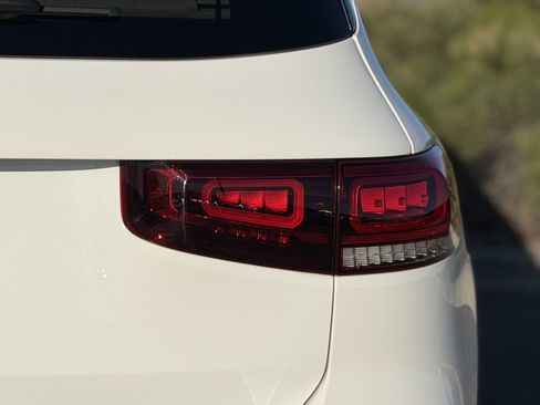 Certified 2022 Mercedes-Benz GLB 250 image 12